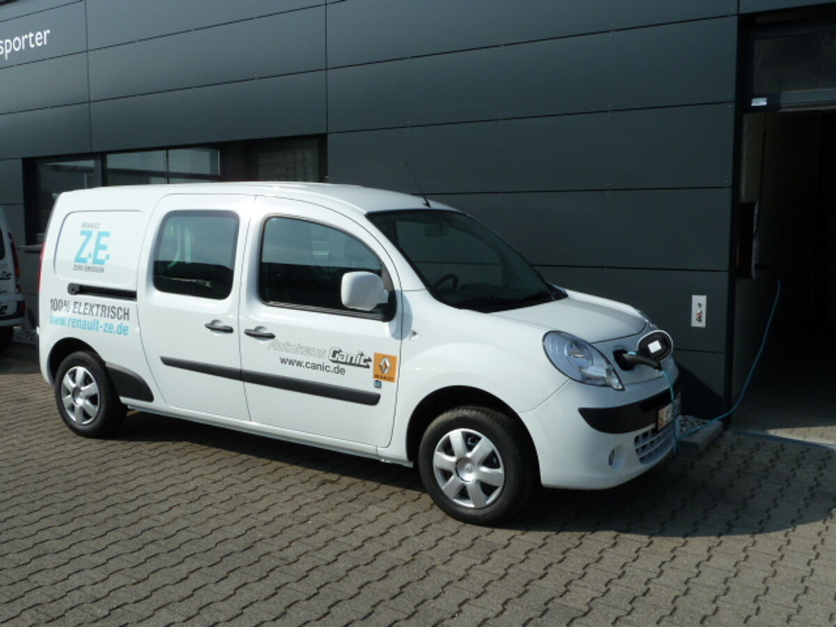 Photovoltaik Elektroauto klimaneutral regenerativ Energie