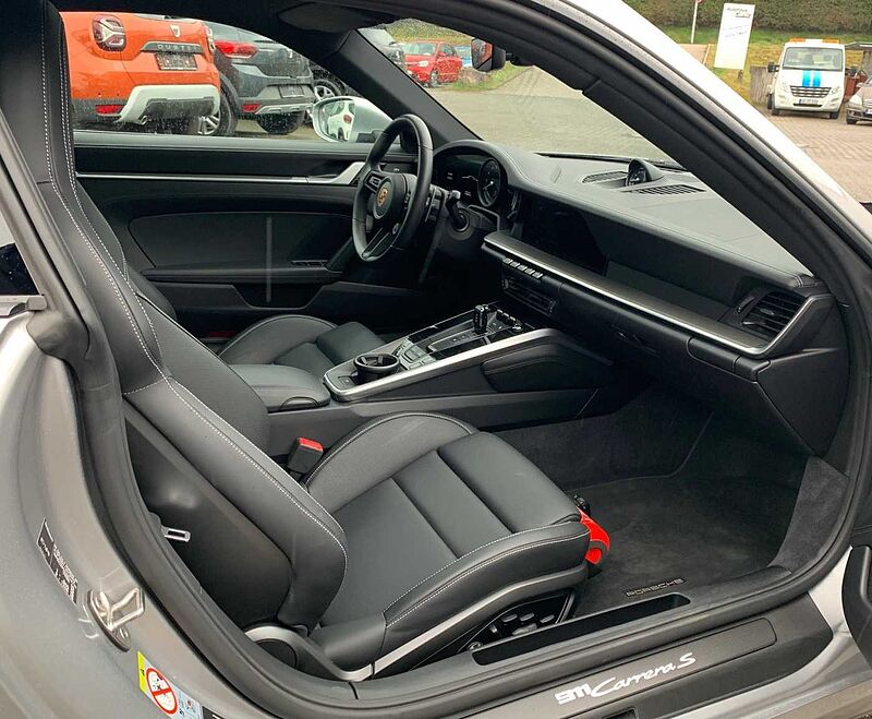 Porsche 992 911 Carrera S Bose SD PDCC PASM 4-Rad-Lenkung uvm